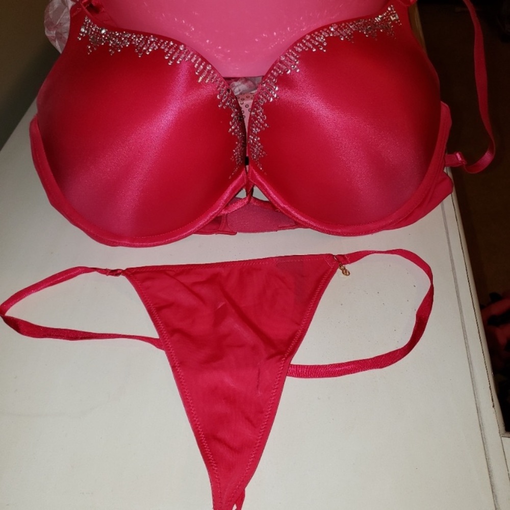 VS Bras;